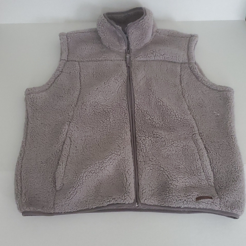 Womens Free Country size XXL faux fur vest.